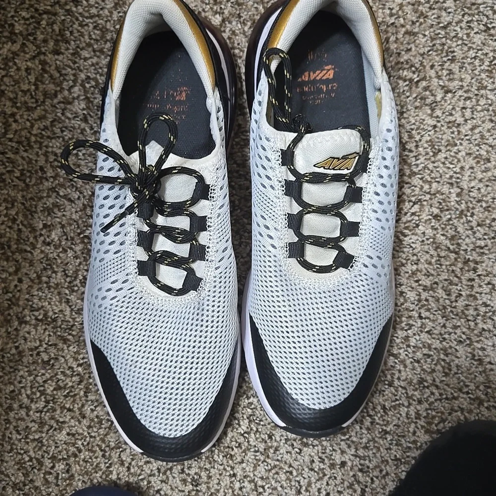 Avia Shoes - Picture 2 of 7